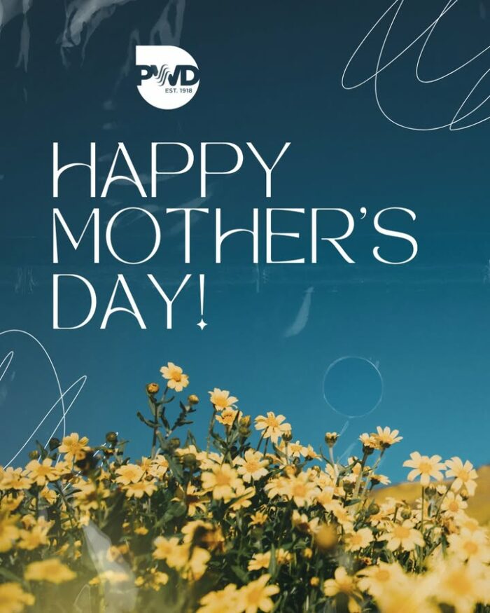 💐 Happy Mother’s Day from all of us at Palmdale Water District!
Today, we honor the mothers and caregivers who pour love into every drop of our lives.  💙💧
----------------------
💐 ¡Feliz Día de la Madre de parte de todos nosotros en Palmdale Water District!
Hoy honramos a las madres y cuidadoras que vierten amor en cada gota de nuestras vidas.  💙💧